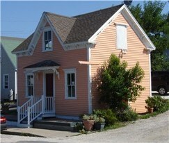 234 Water St in Block Island, RI - Building Photo