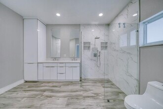 14803 NW 87th Pl in Hialeah, FL - Building Photo - Building Photo