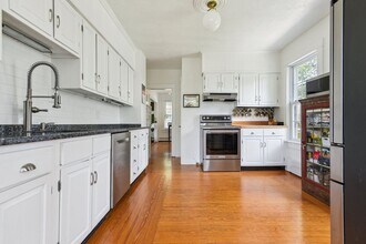 42 Warren Ave in Groton, CT - Foto de edificio - Building Photo