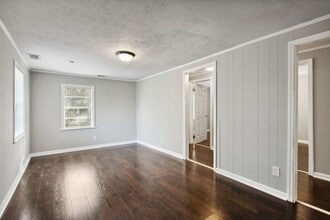 1001 Treat Ave in Savannah, GA - Building Photo - Building Photo