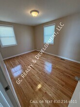 9906 S Clyde Ave in Chicago, IL - Building Photo - Building Photo