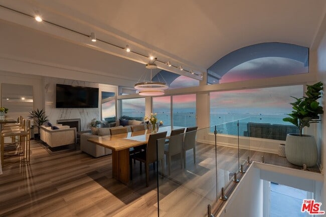 3806 Ocean Front Walk in Marina Del Rey, CA - Building Photo - Building Photo