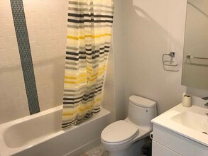 174 Gold St, Unit 2-bed 2.5bath in Boston, MA - Building Photo - Building Photo