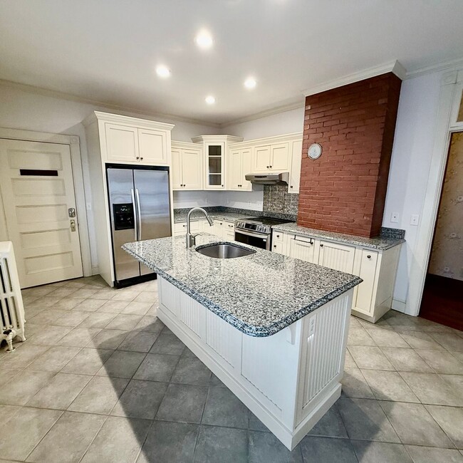 property at 2 Portland St