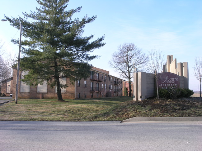 Hurstbourne Landing Apartments in Louisville, KY - Foto de edificio - Building Photo