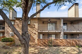 15221 Berry Trail in Dallas, TX - Building Photo - Building Photo