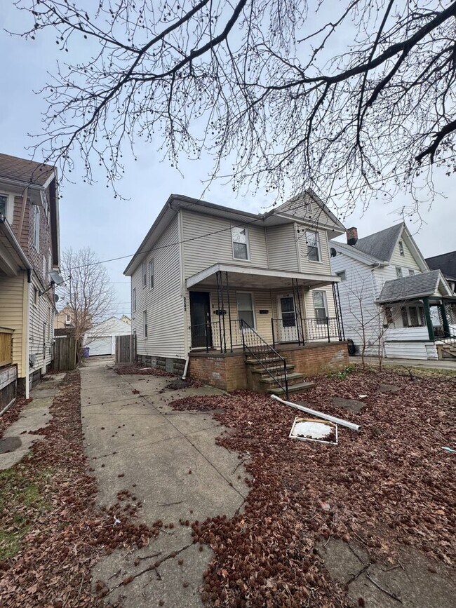 3245 W 99th St in Cleveland, OH - Building Photo - Building Photo