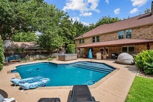 3621 Welwyn Way Dr in Bedford, TX - Building Photo