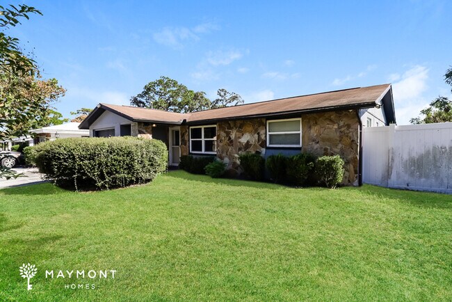 15634 Sea Pines Dr in Hudson, FL - Building Photo - Building Photo