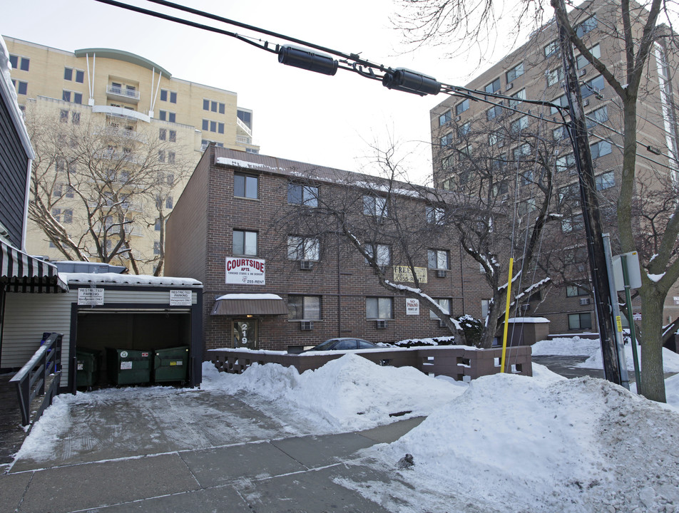 219 N Frances St in Madison, WI - Building Photo