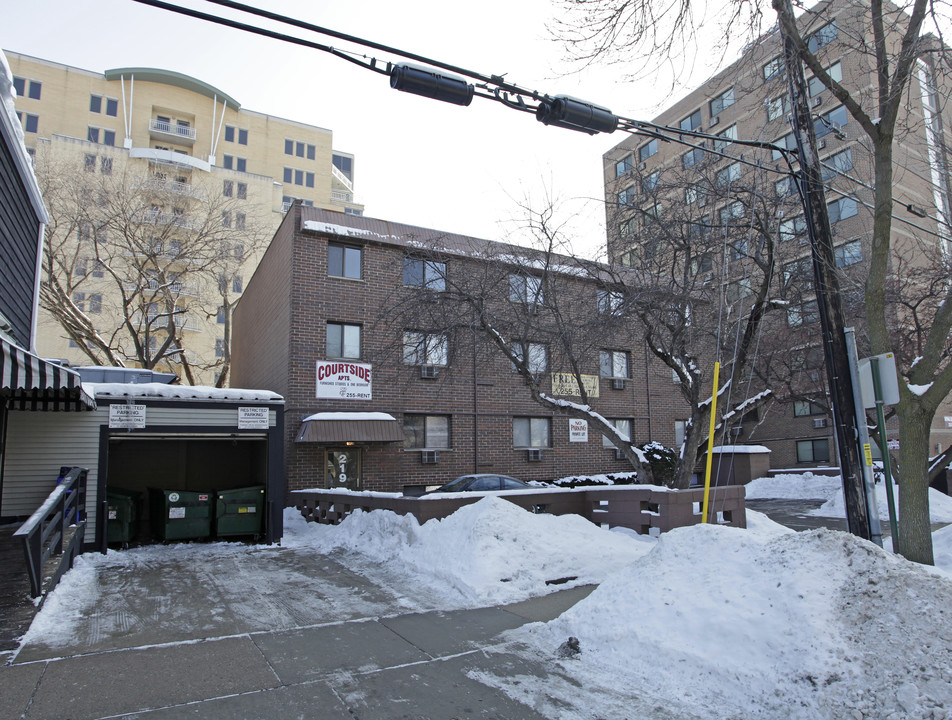 219 N Frances St in Madison, WI - Foto de edificio