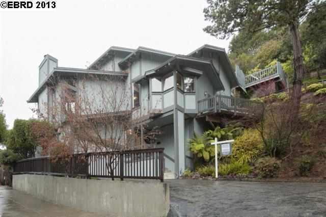 8 Abbott Way in Piedmont, CA - Building Photo