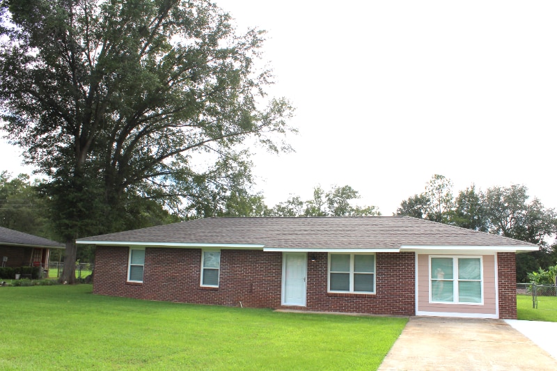 1252 Nixon Dr in Albany, GA - Building Photo