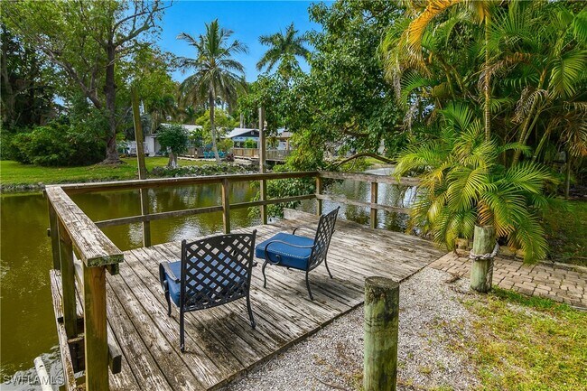 48 Republic Dr in Naples, FL - Building Photo - Building Photo