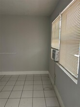 1275 NW 60th St-Unit -3 in Miami, FL - Building Photo - Building Photo