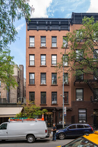 363 W 51st St in New York, NY - Foto de edificio - Primary Photo