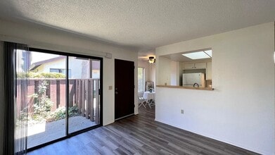 1202 E Walnut in Lompoc, CA - Building Photo - Building Photo