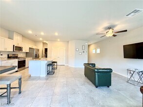 7848 Pink Opal Ave in Las Vegas, NV - Building Photo - Building Photo