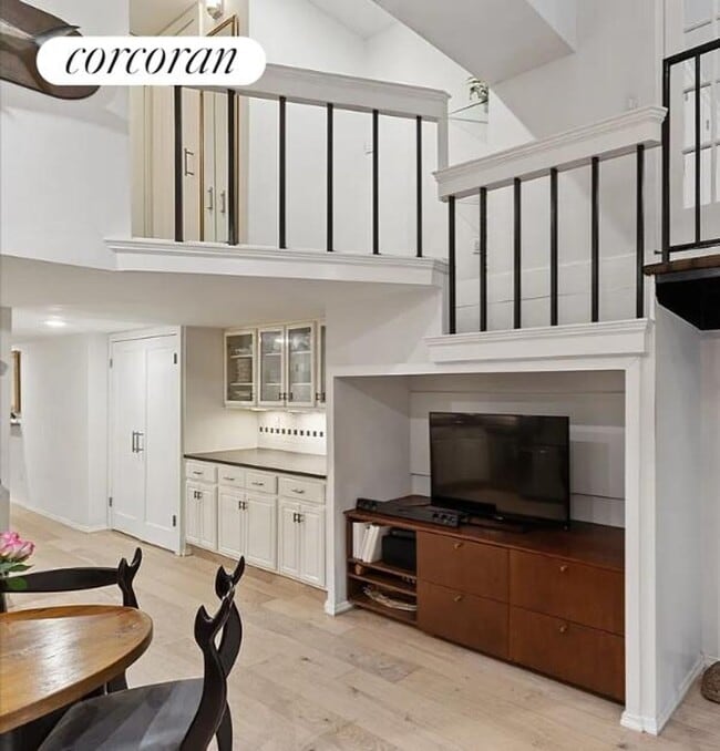 253 West 73rd Street 2H in New York, NY - Building Photo - Building Photo