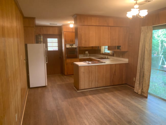 510 Oak Grove St in Pine Hill, AL - Building Photo - Building Photo