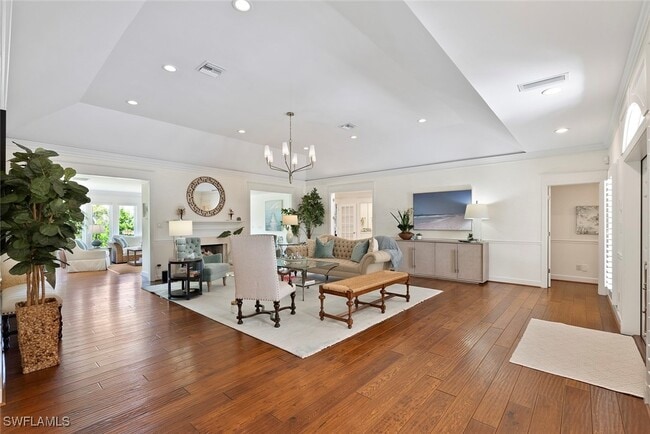 2700 Treasure Ln