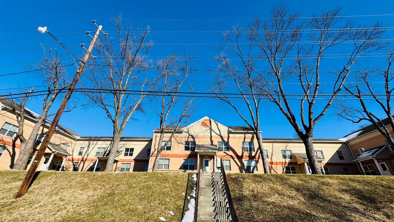 Skyline Vista Apartments in Front Royal, VA - Building Photo