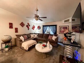 Niles Executive Apartments in Niles, OH - Building Photo - Building Photo