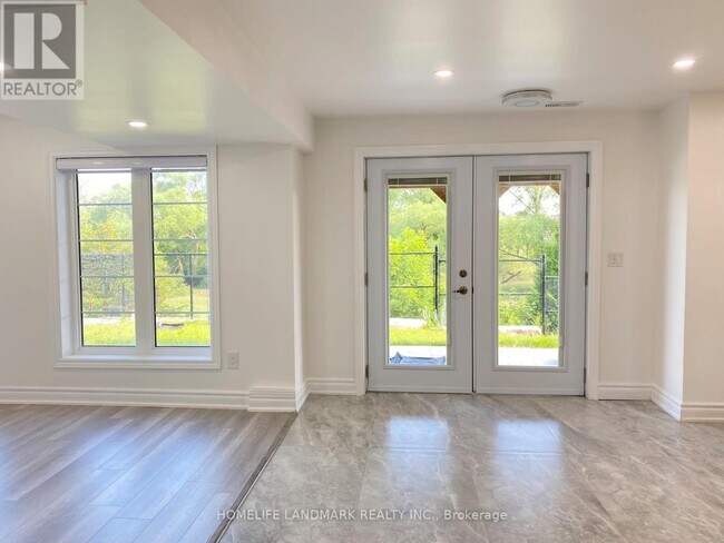 58 Briarfield Ave in East Gwillimbury, ON - Building Photo - Building Photo