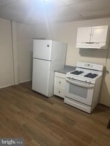 802 Fairbanks Ave in Norristown, PA - Building Photo