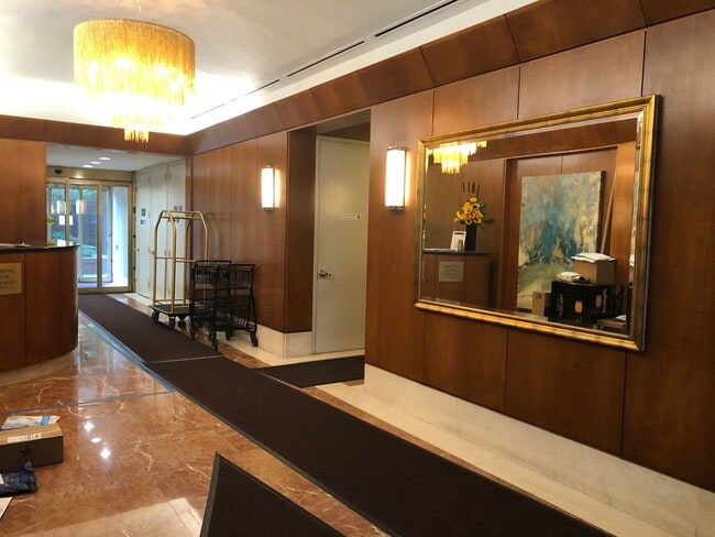 250 S End Ave in New York, NY - Building Photo - Building Photo