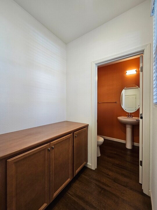 10900 Merrick Way in Rancho Cordova, CA - Building Photo