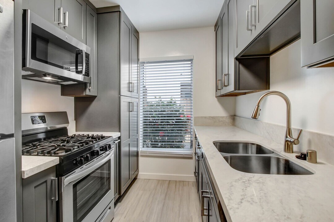 917 5th St in Santa Monica, CA - Building Photo