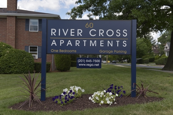 River Cross Apartments in Bogota, NJ - Foto de edificio