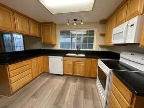 7217 Geowood Way in Citrus Heights, CA - Building Photo - Building Photo