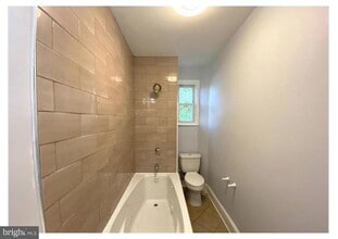 775 S Front St in Philadelphia, PA - Foto de edificio - Building Photo