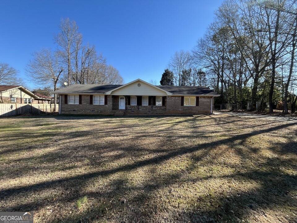 1796 Hickory St SE in Conyers, GA - Building Photo