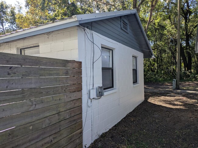 643 NE Waldo Rd in Gainesville, FL - Building Photo - Building Photo
