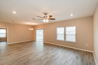 7049 Bowers Creek Dr in Jacksonville, FL - Building Photo - Building Photo
