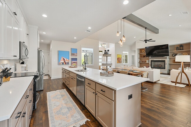 401 W Brookside Dr in Bryan, TX - Building Photo - Building Photo