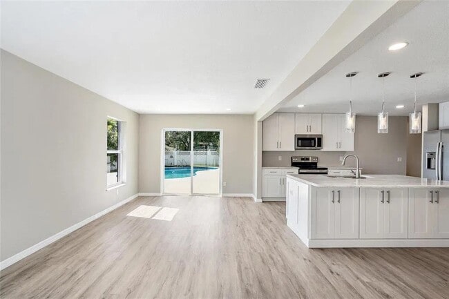 1946 King Arthurs Ct in Winter Park, FL - Building Photo - Building Photo