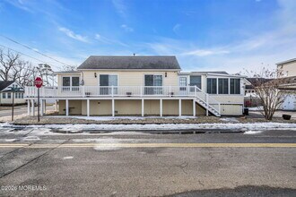 200 Asbury Ave in Ocean Gate, NJ - Building Photo - Building Photo