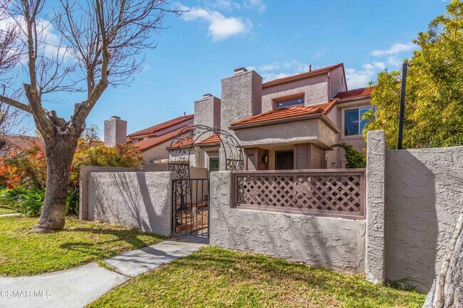 646 Via Colinas in Westlake Village, CA - Building Photo - Building Photo