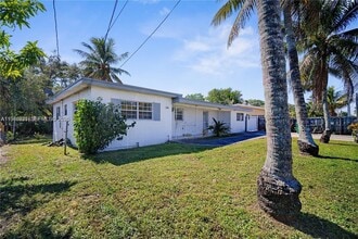 1780 NE 146th St in Miami, FL - Building Photo - Building Photo