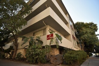 Dor Chez Apartments in Oakland, CA - Foto de edificio - Building Photo