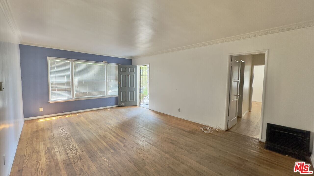 5121 20th St in Los Angeles, CA - Building Photo