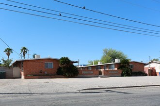 4114-4122 E Bellevue St in Tucson, AZ - Building Photo - Building Photo