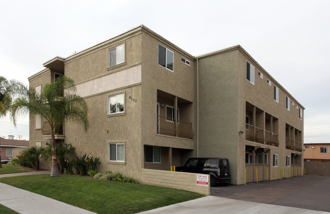 Marlborough Villas in San Diego, CA - Building Photo