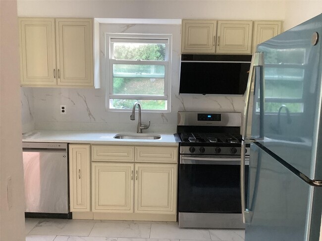 549 Almena Ave in Ardsley, NY - Building Photo - Building Photo