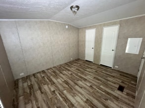 291 Private Rd 6420 in Palestine, TX - Building Photo - Building Photo