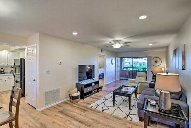 4303 E Cactus Rd